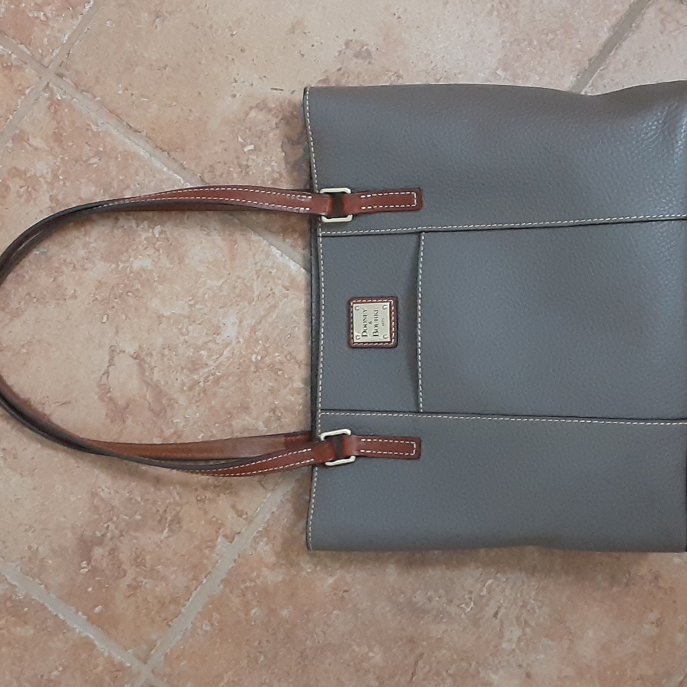 Dooney and Bourke tote